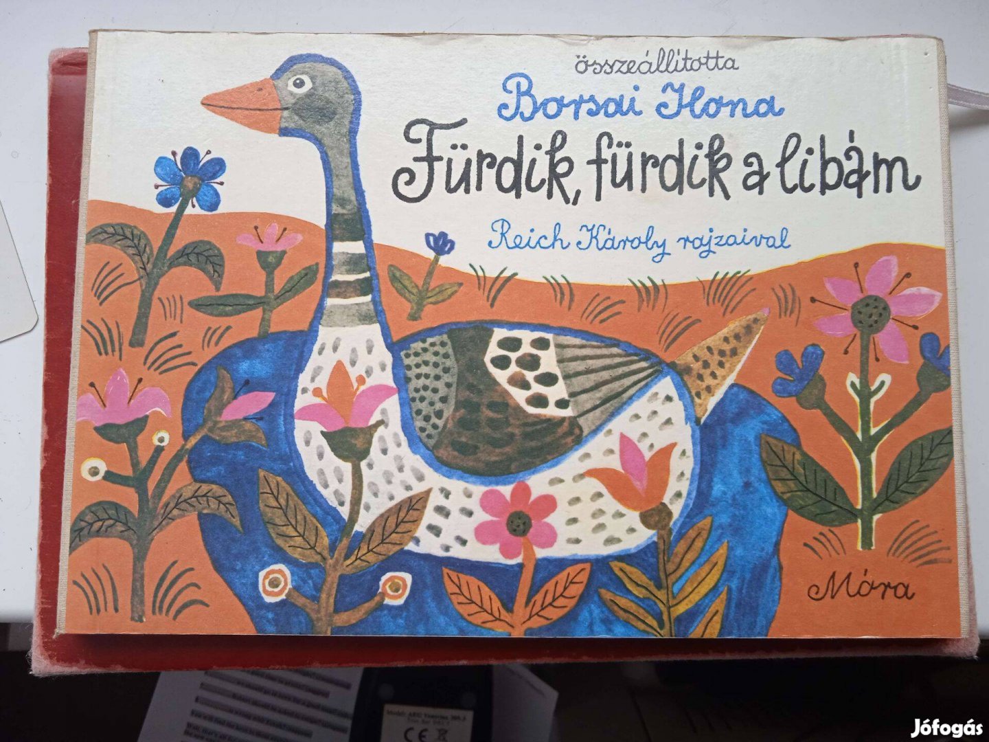 Mesekönyv , kihajtható , keménytáblás