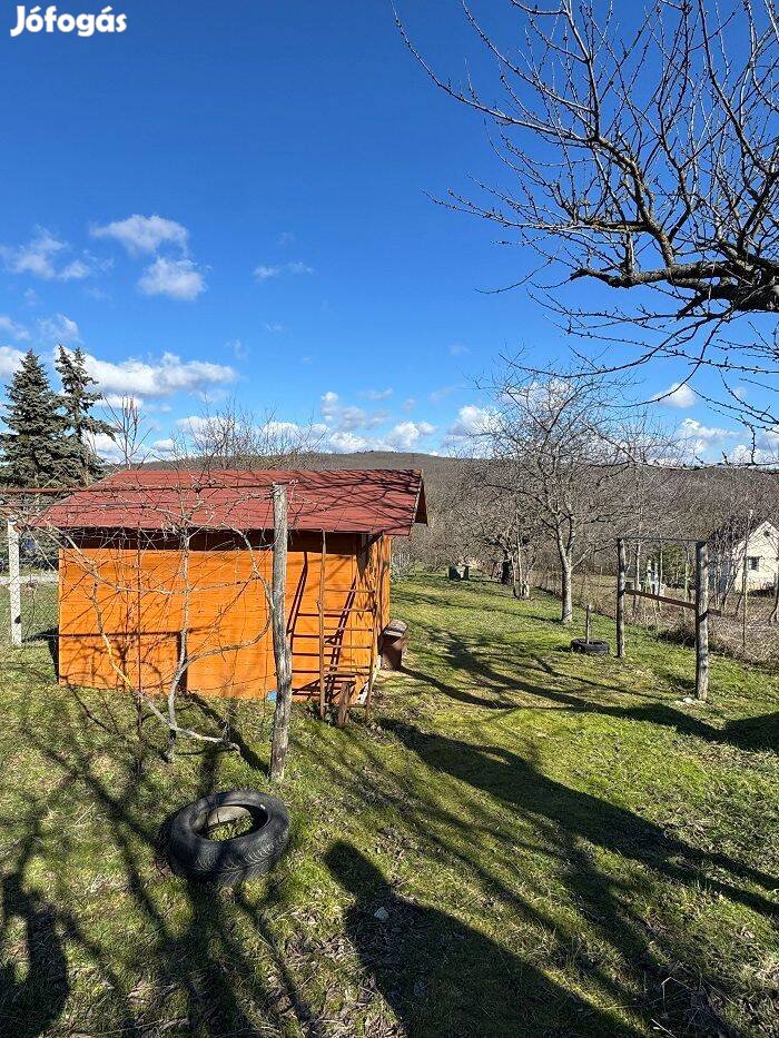 Mesés környezetben építési telek eladó