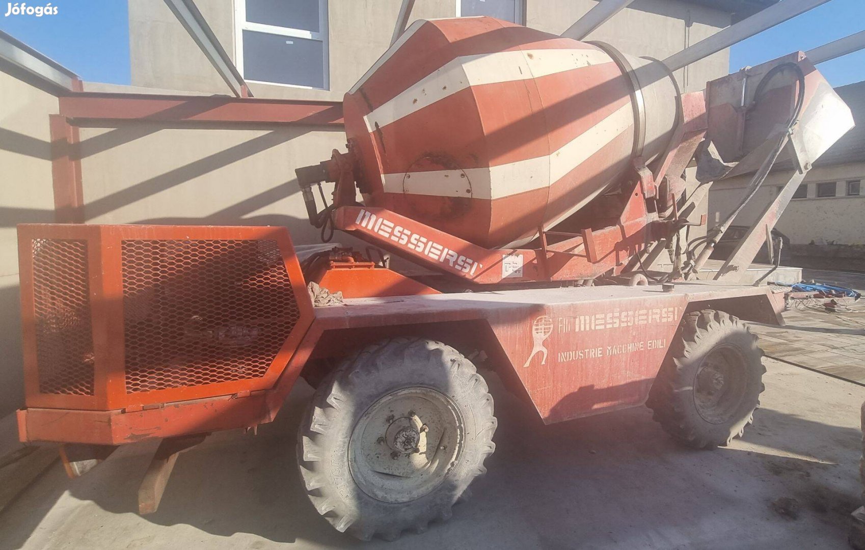 Messersi P2-F2 típusú önjáró betonkeverő betonmixer