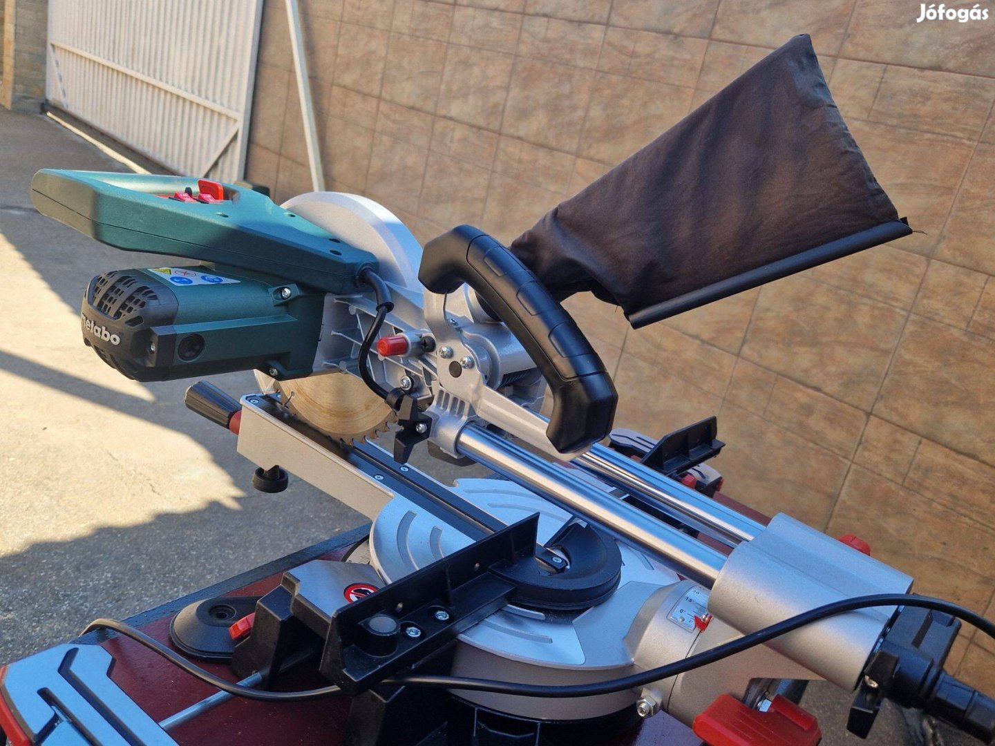 Metabo Kgs 216 M Fejező és gérvágó fűrész (1200W/216mm)