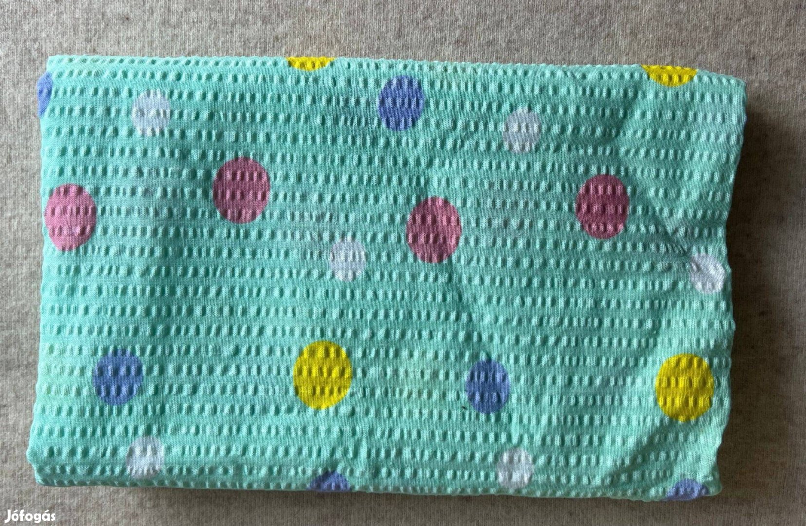 Méteráru - textil krepp zöld, színes pöttyös csomag