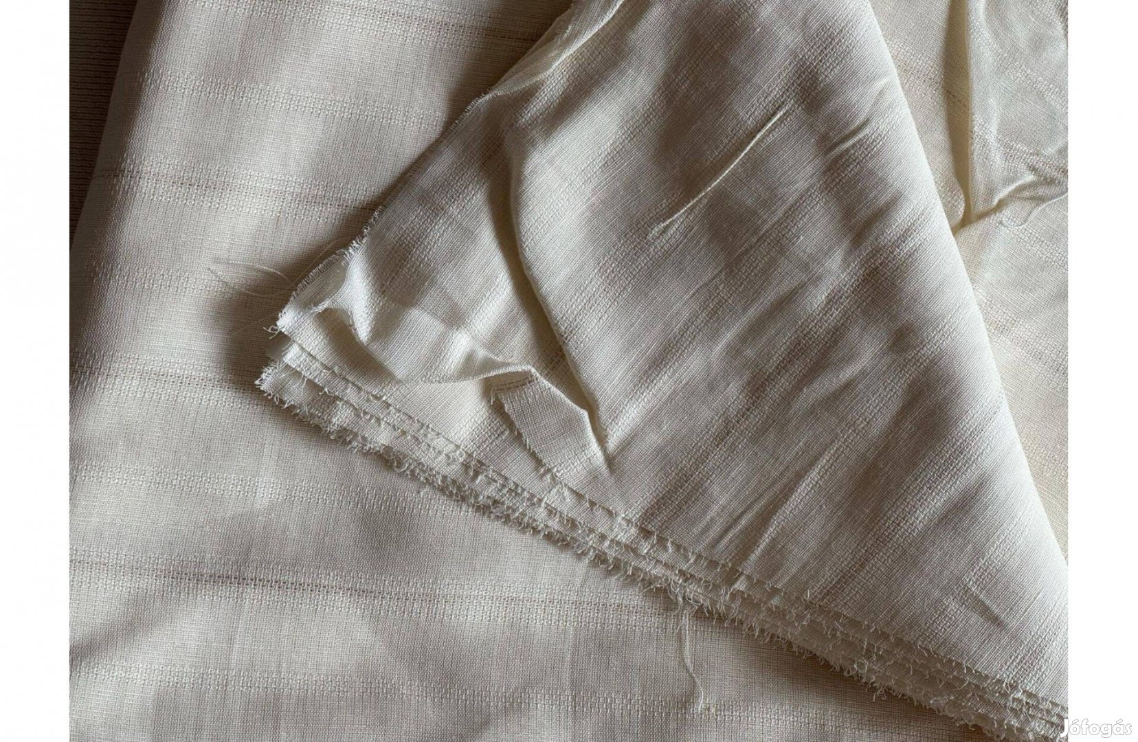Méteráru, textil vékony - tört fehér