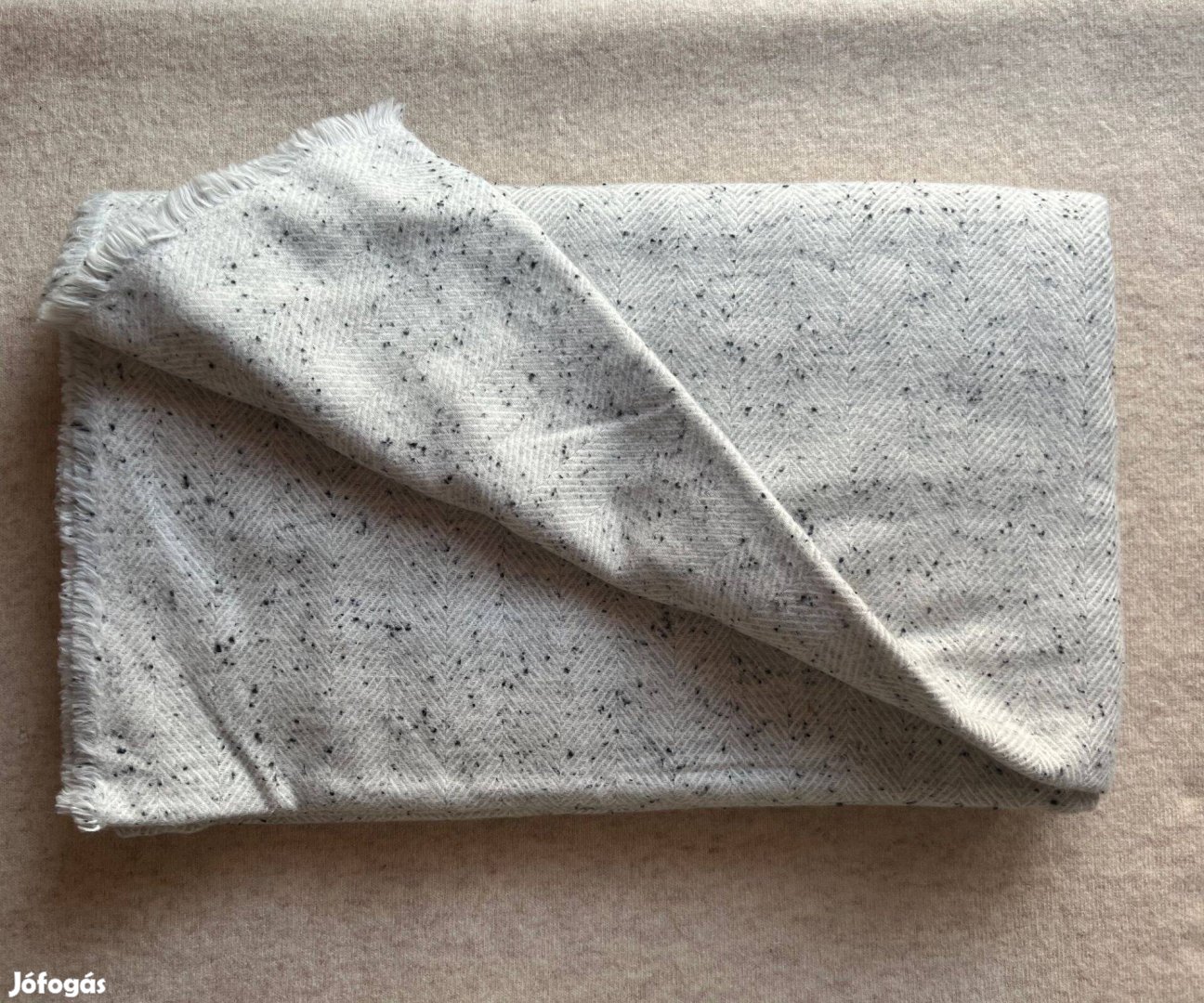 Méteráru textil (flanel) szürke, fekete mintás 1 db
