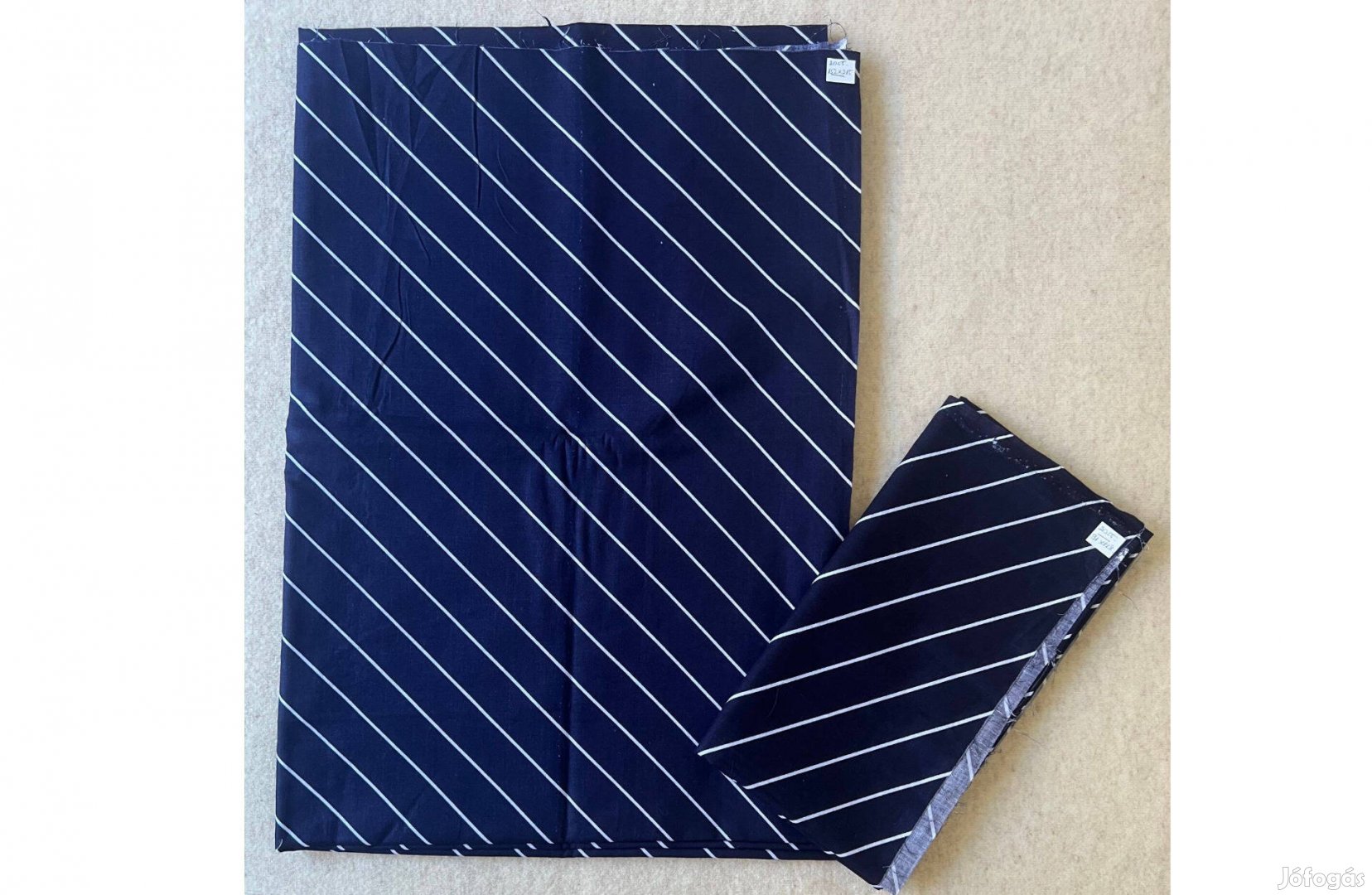 Méteráru textil (karton) s. kék, fehér csíkos