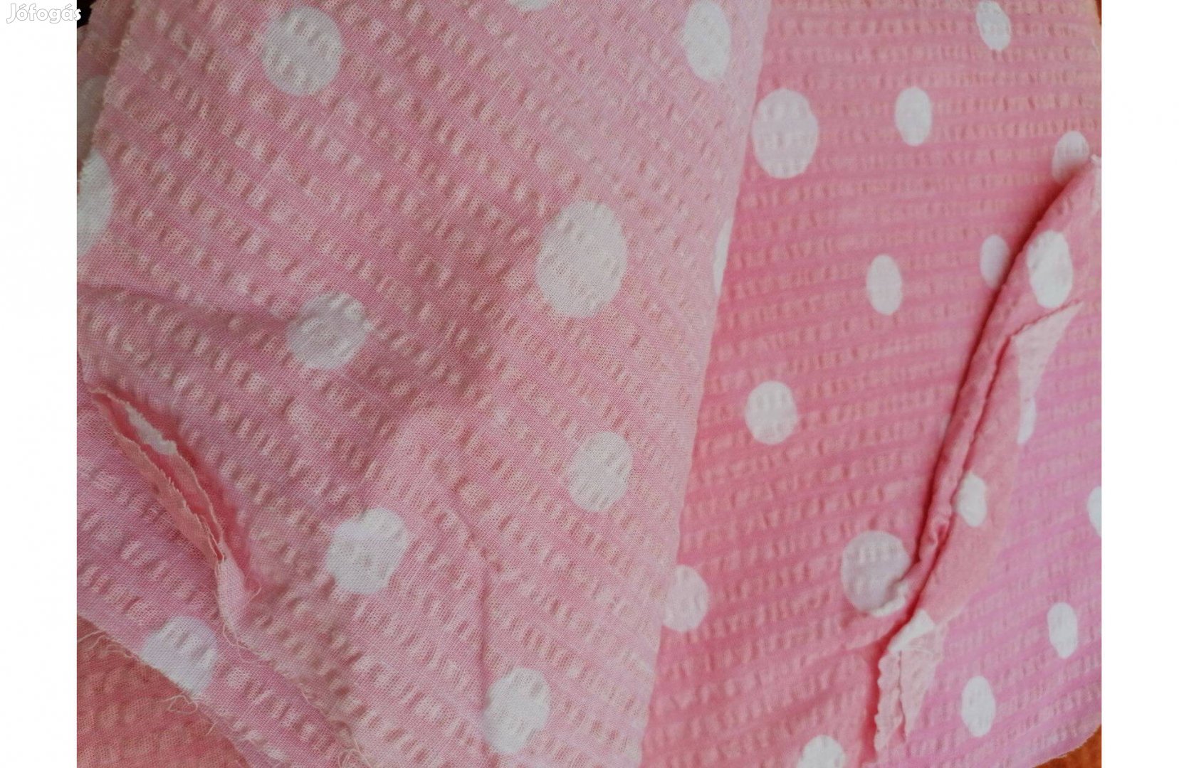 Méteráru textil (krepp) rózsaszín, fehér pöttyös 40 db
