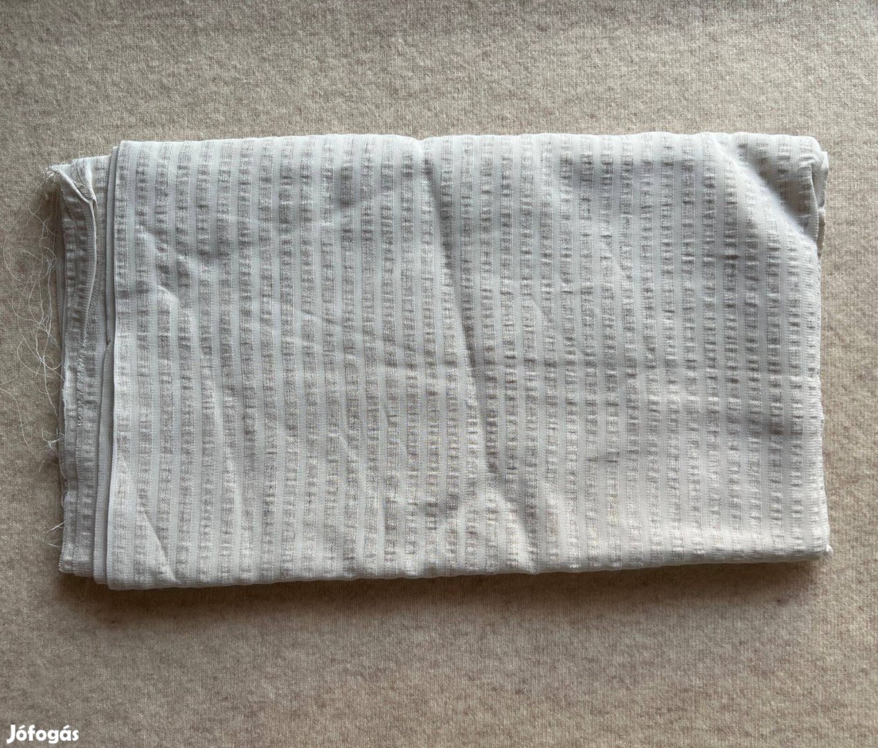 Méteráru textil (vékony, blúz) krémszínű 1 db