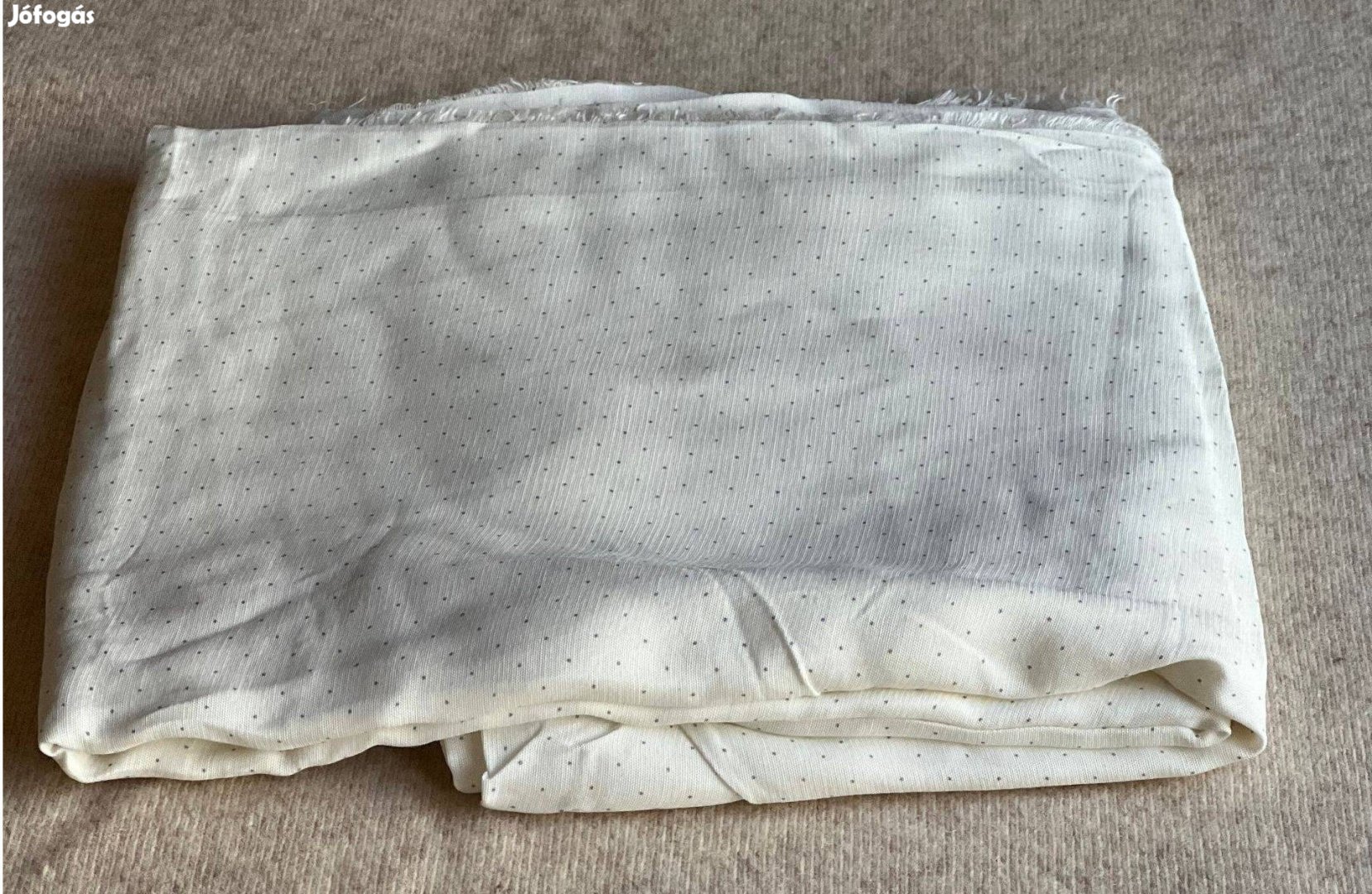 Méteráru textil (vékony) fehér pöttyös 1 db
