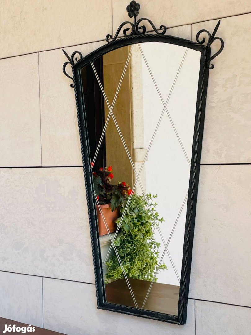 Metszett tükör kovácsoltvas kerettel