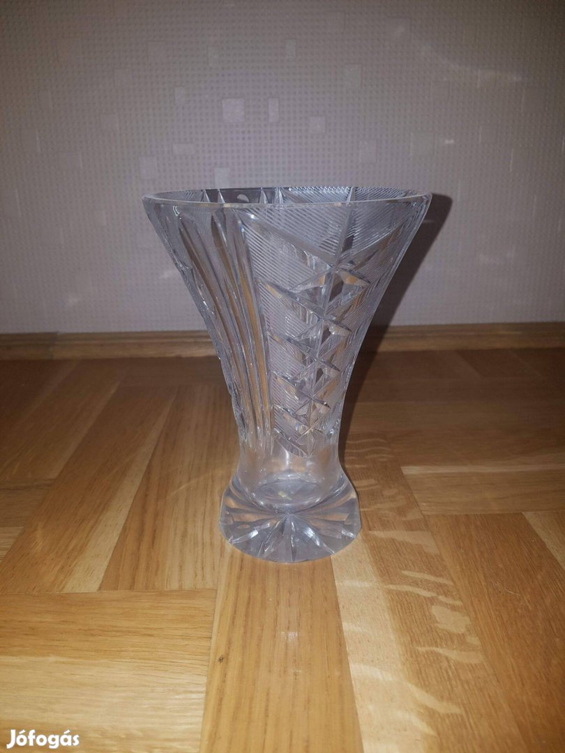 Metszett üveg váza cca 20 cm