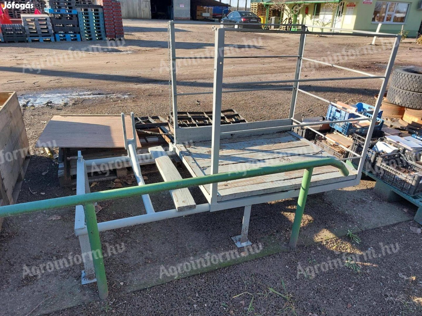 Metszőállvány traktorra, hárompontra szerelhető