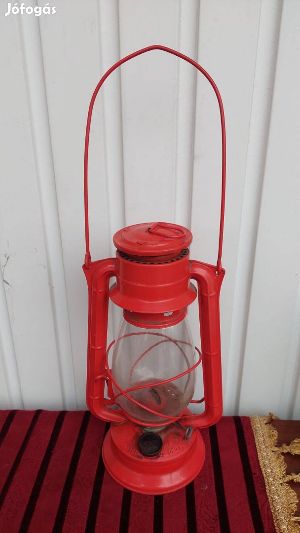 Meva 860 petróleumlámpa, piros