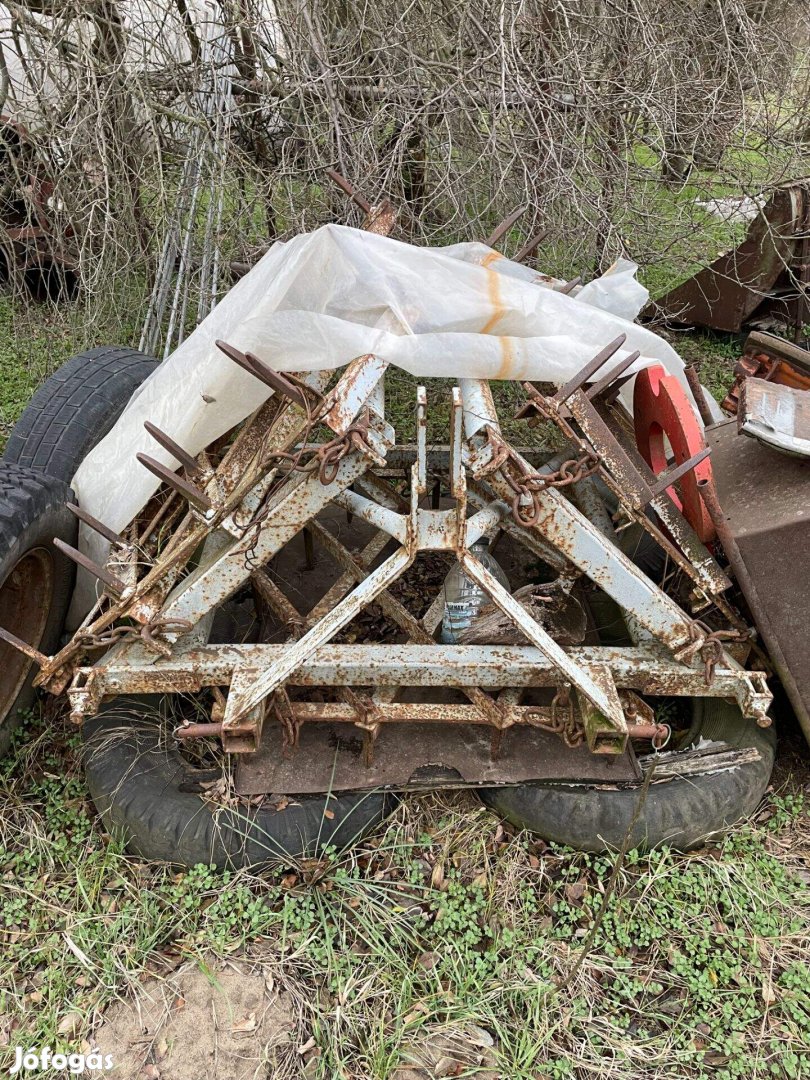 Mezőgazdasági eszközök három pontra