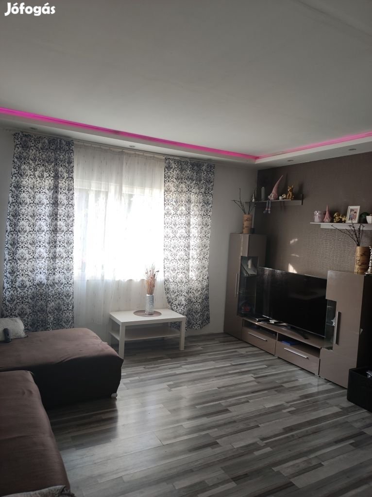 Mezőkeresztes, felújított, 80m2, 3 szobás családi ház Eladó