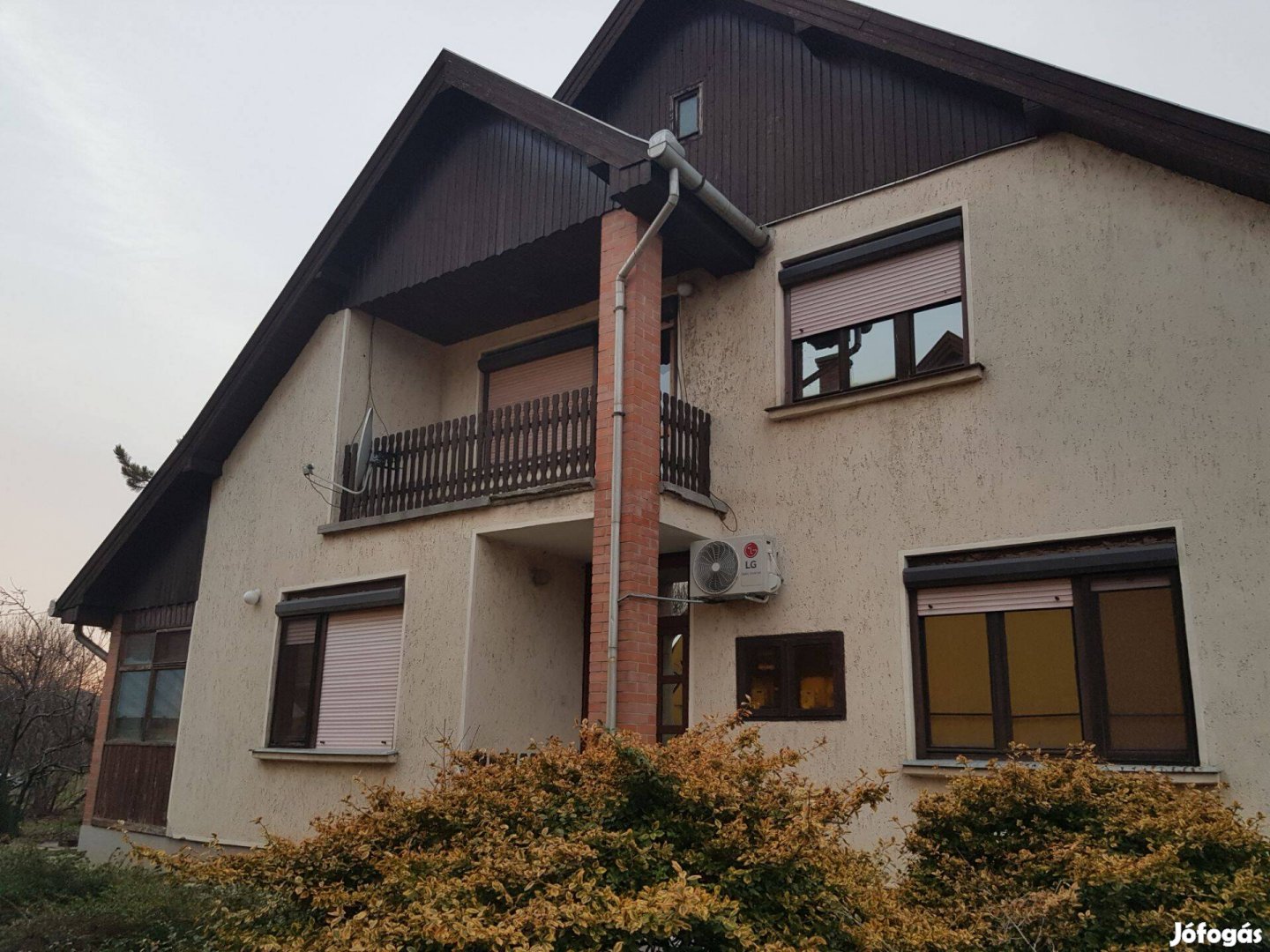 Mezőtúron fiatalos övezetben családi ház