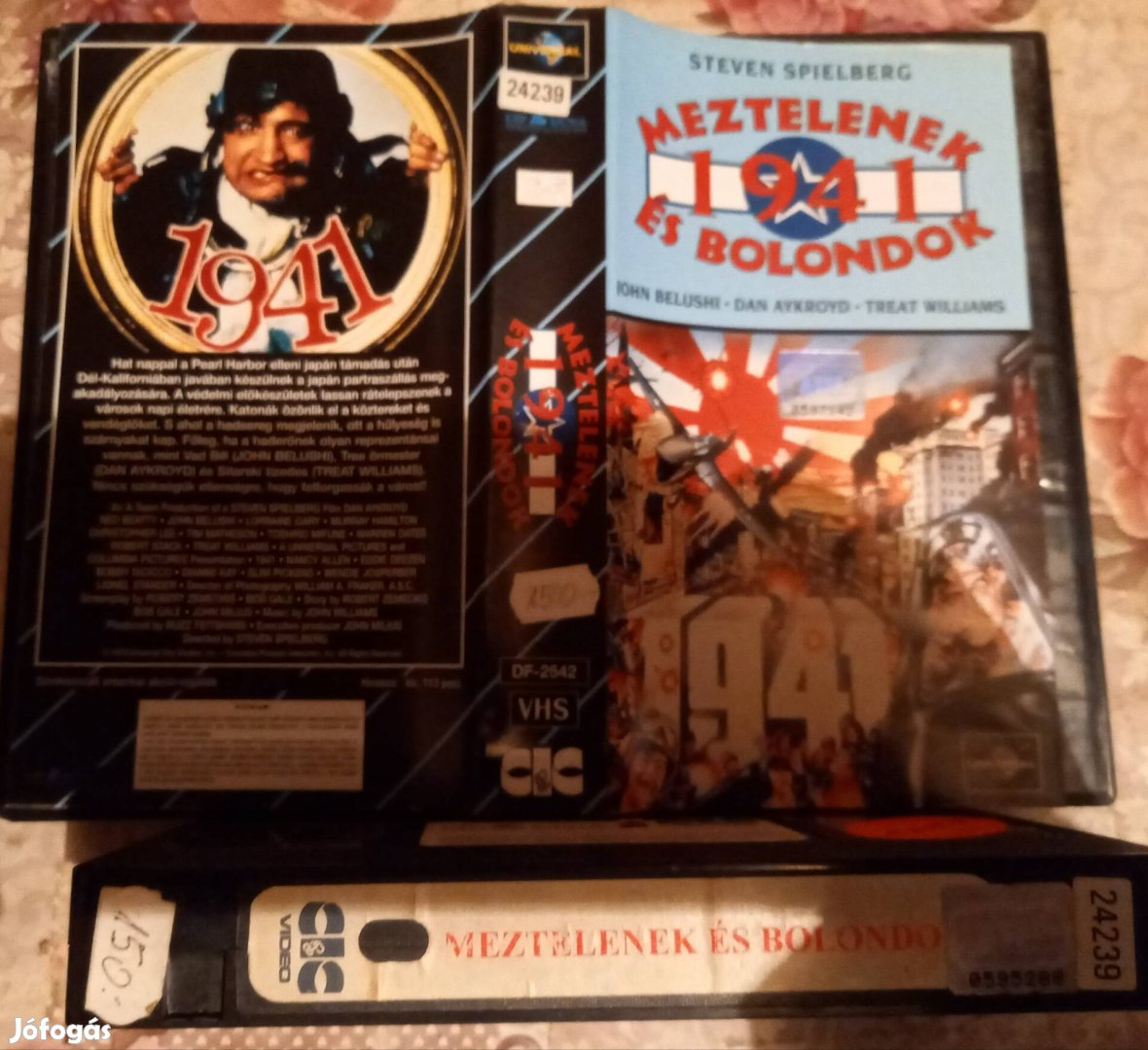 Meztelenek és bolondok - vígjáték kult vhs