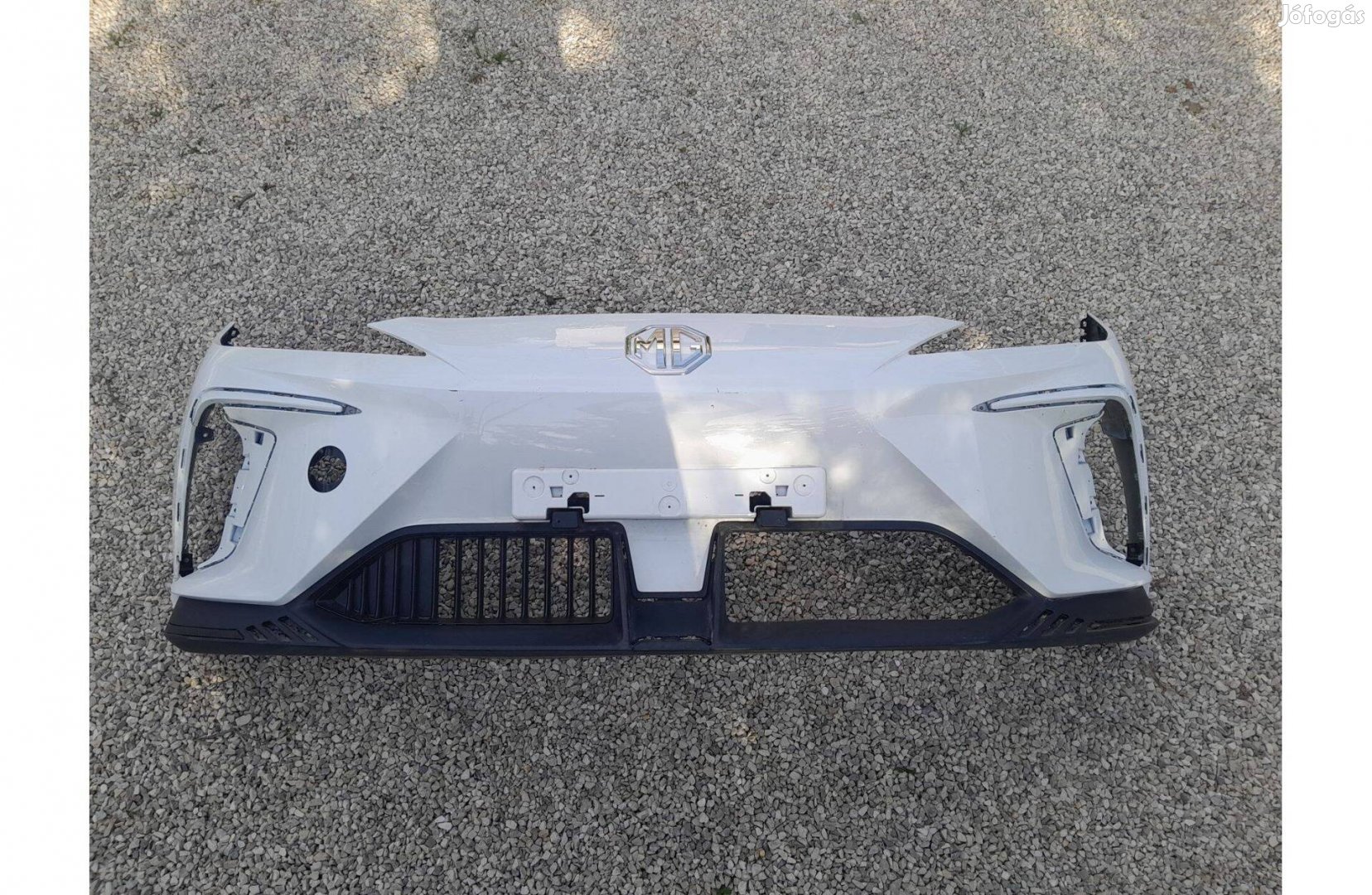 Mg MG4 EV első lökhárító P11183326