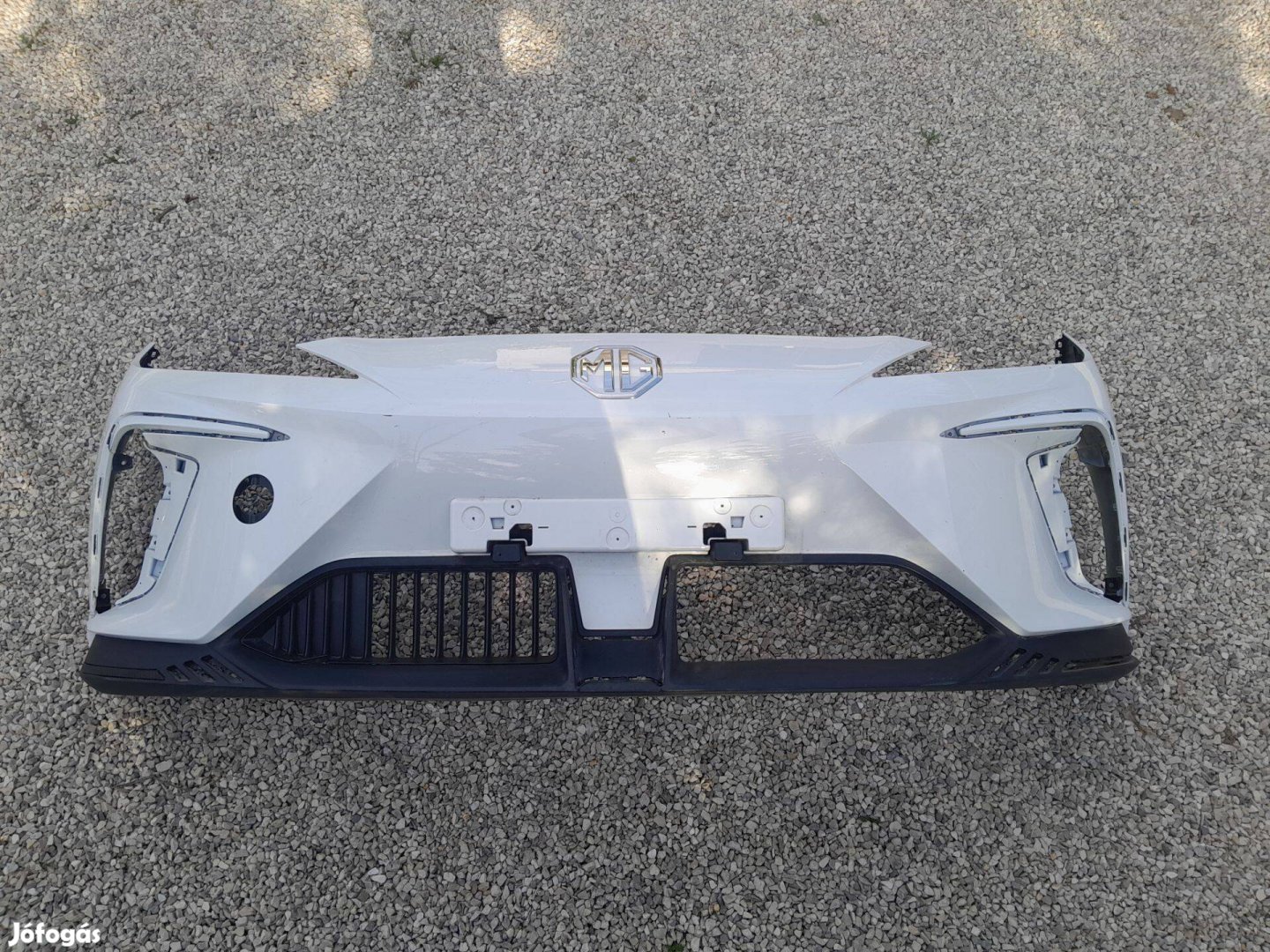 Mg MG4 EV első lökhárító P11183326