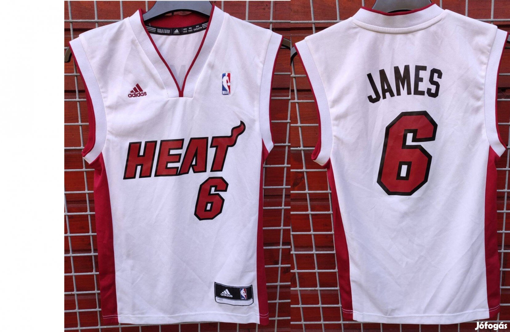 Miami Heat - Lebron James eredeti adidas fehér NBA kosaras mez (2XS)