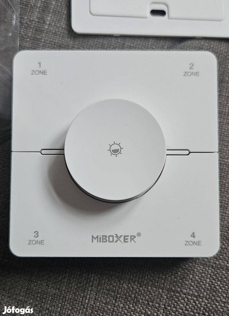 Miboxer K0S 4 csatornás távirányító CCT