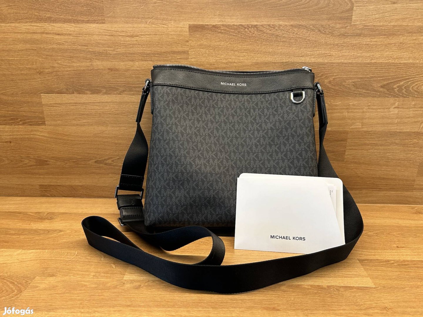 Michael Kors Greyson Logo Messenger Bag uniszex keresztpántos táska 
