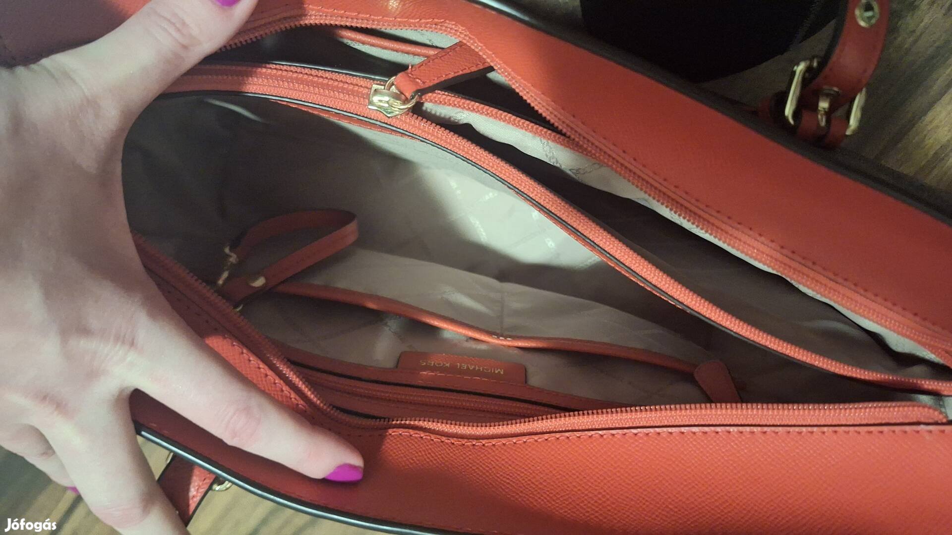 Michael Kors Voyager táska 