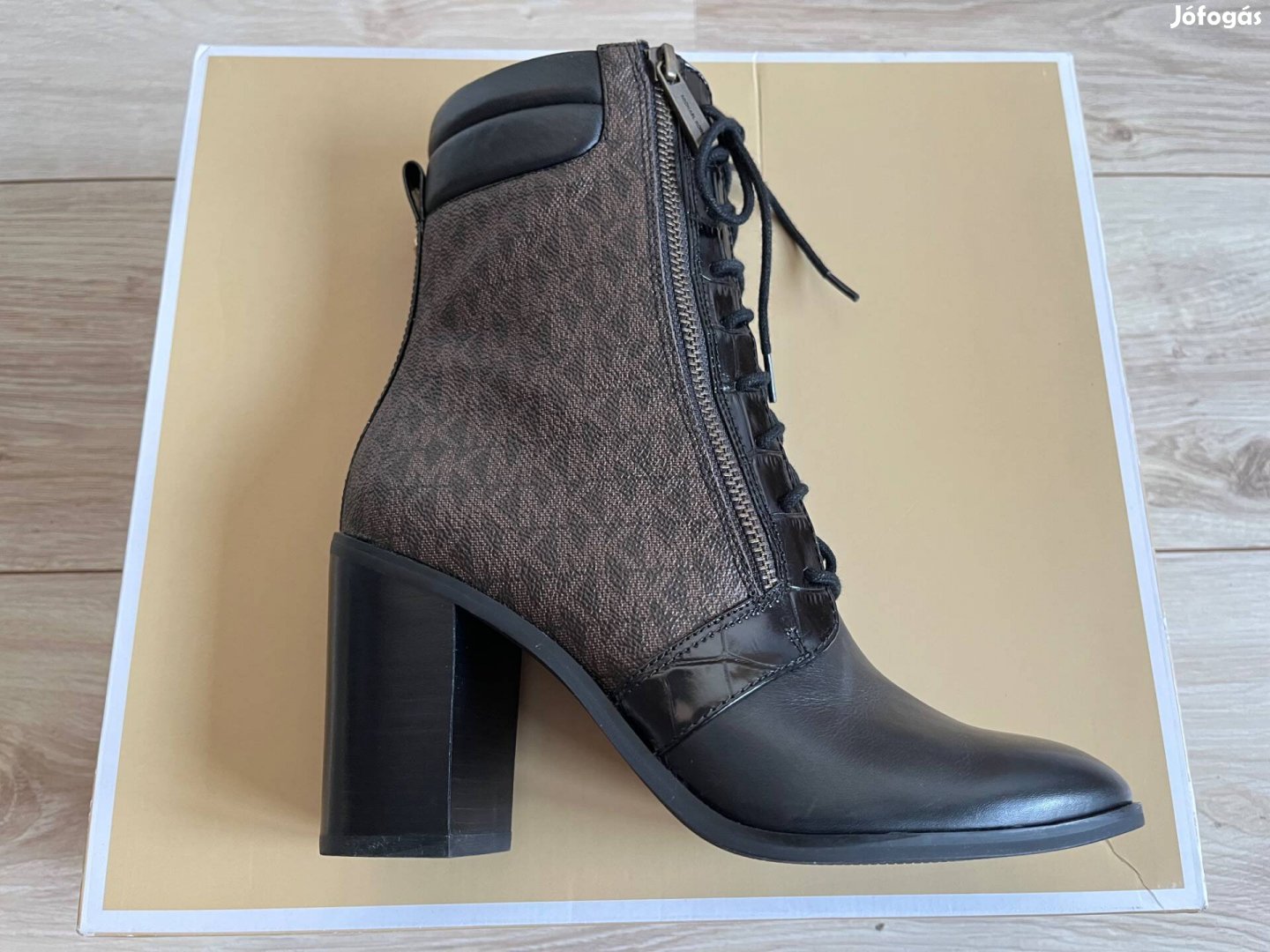 Michael Kors női bakancs