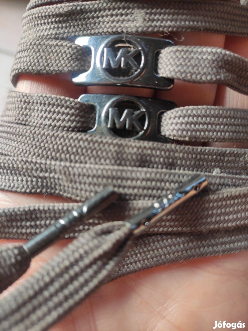 Michael Kors új cipőfűző