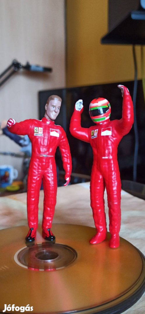 Michael Schumacher, Eddie Irvine 12cm-es figurák újszerűek