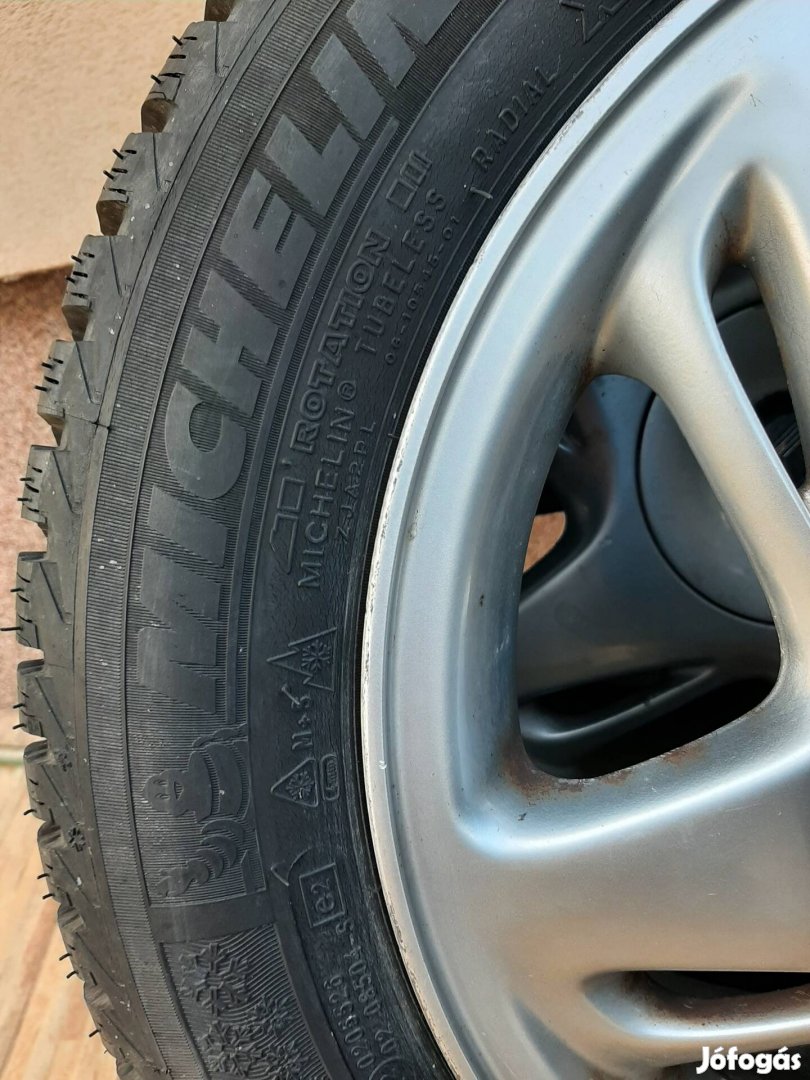 Michelin 165/65R15 újszerű téli gumi eladó 