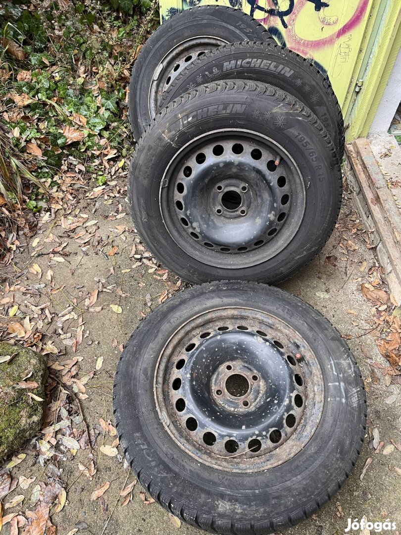 Michelin 185/65/15 téligumi acélfelnin eladó