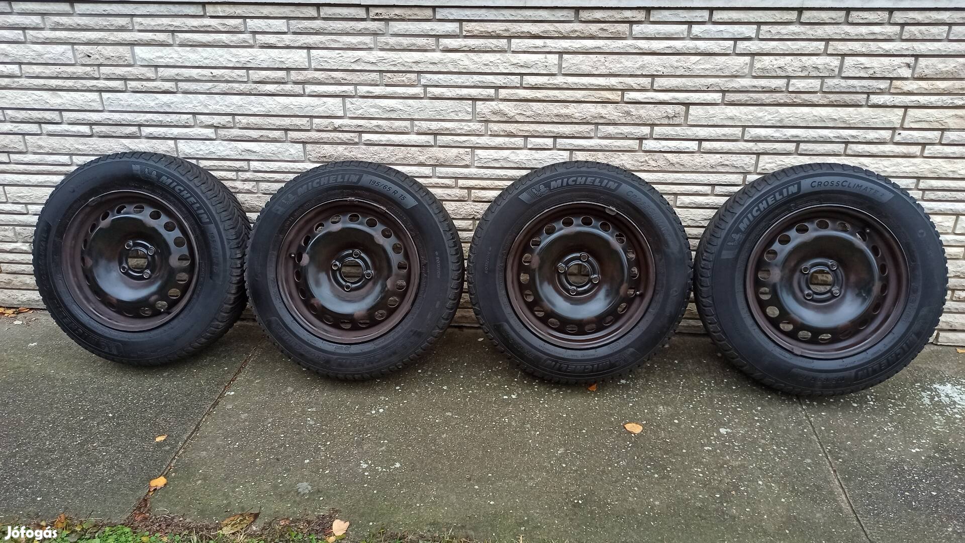 Michelin 195/65R15 4évszakos szinte új gumik+felni 