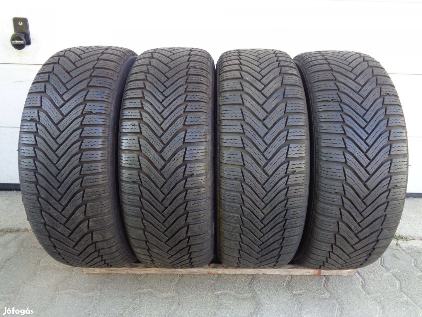 Michelin 215/60R16 téli gumi 90-95% -os újszerű állapotban eladó