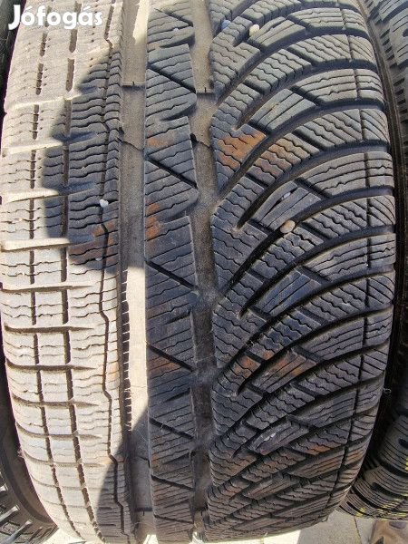 Michelin 225/40R18 PILOT ALPIN4 7mm DOT17 használt gumi HG13356 téli