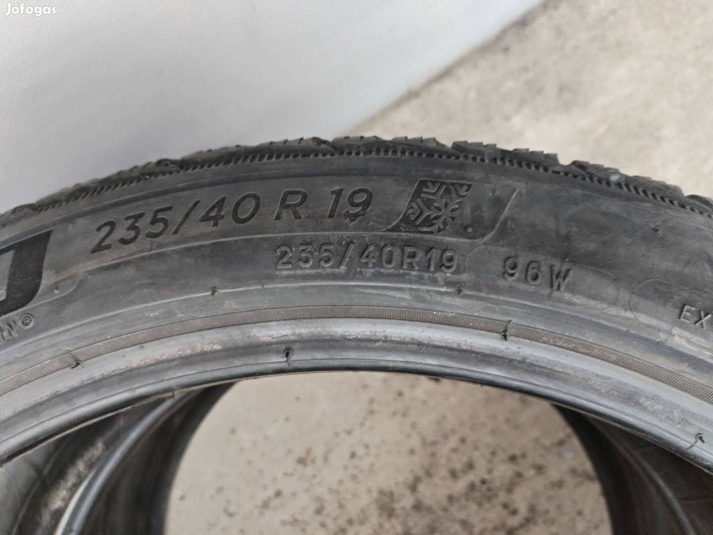 Michelin 235 40 19 téli gumi 2 db