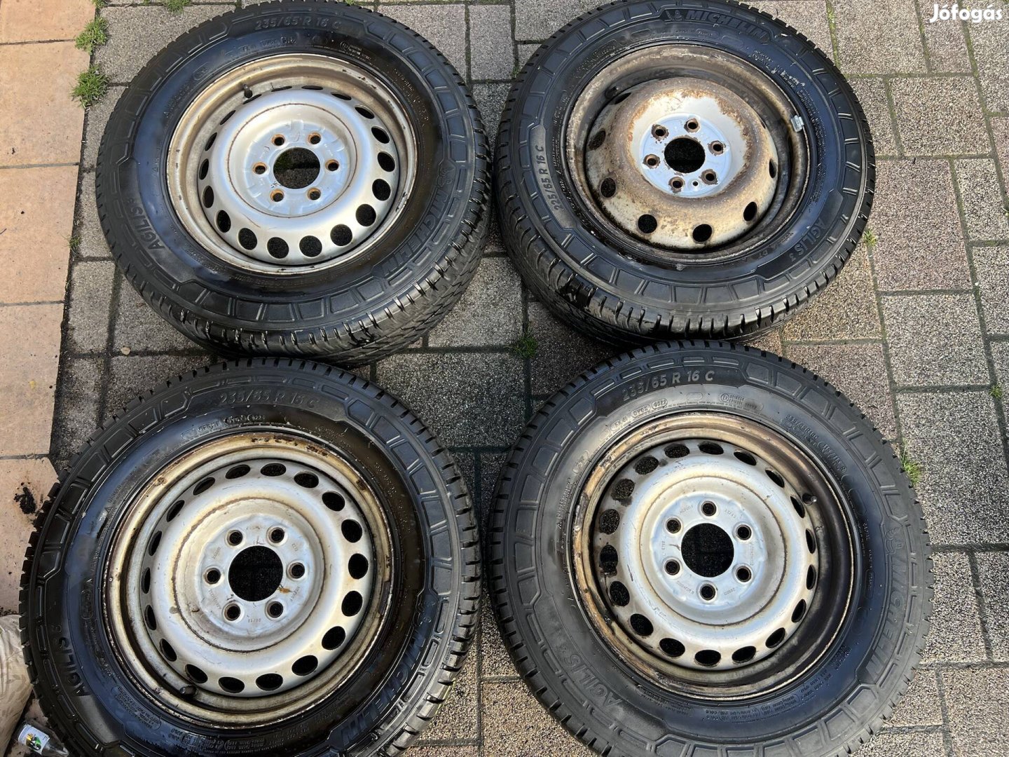 Michelin Agilis 3 nyári kisteher 235/65 R16C Mercedes felnin