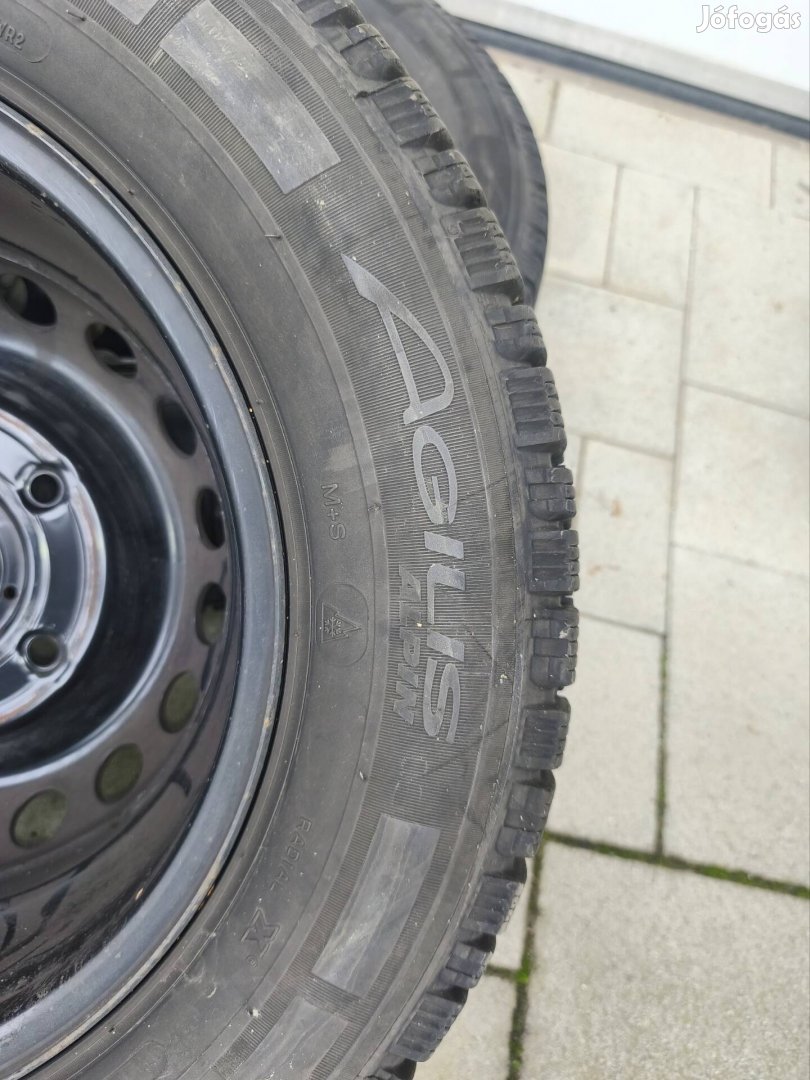 Michelin Agilis Alpin téligumi lemezfelnivel