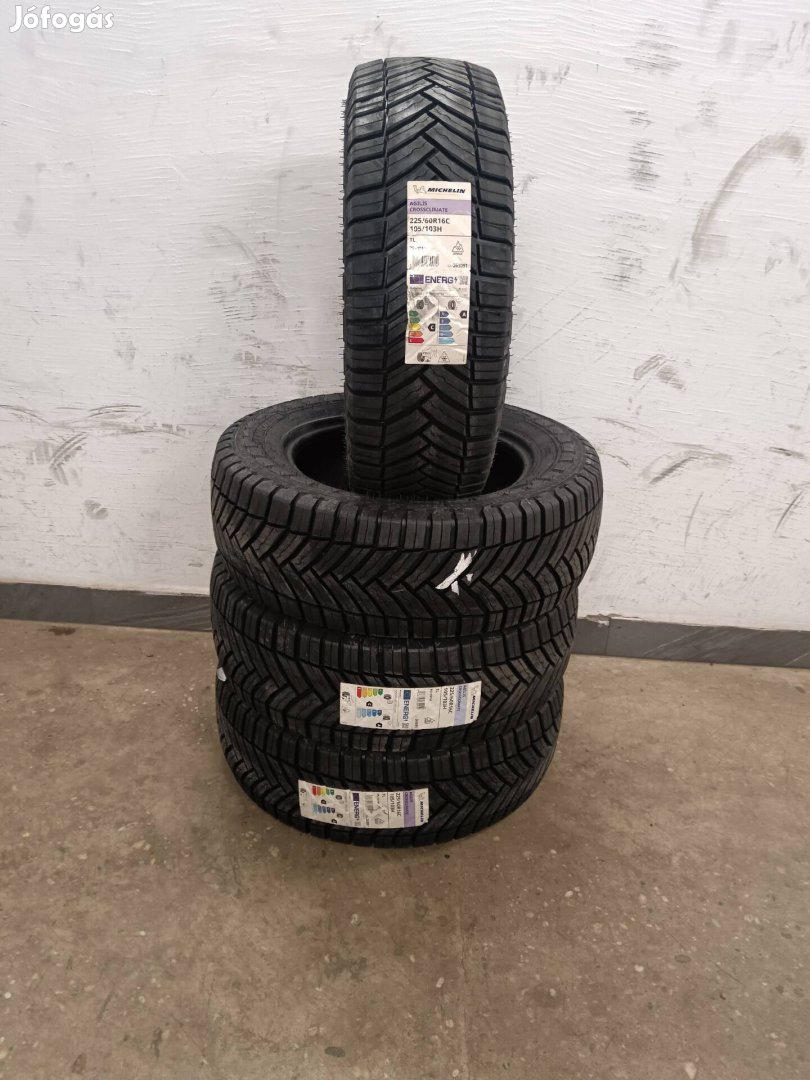 Michelin Agilis Cross Climate 225/60R16C