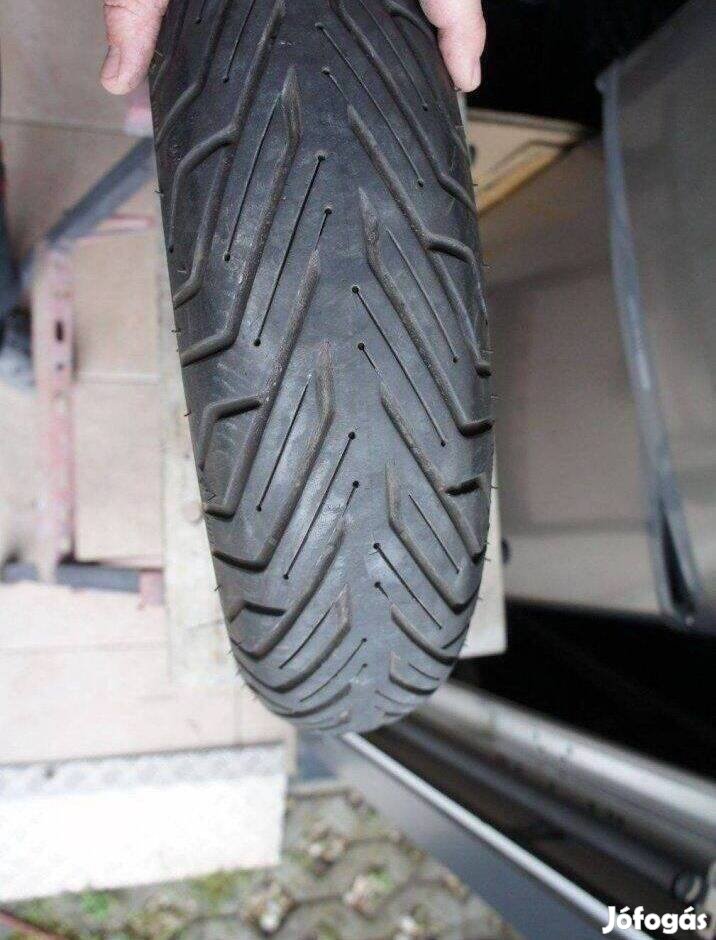 Michelin City Grip 2 110/70 R13 szép állapotban több darab