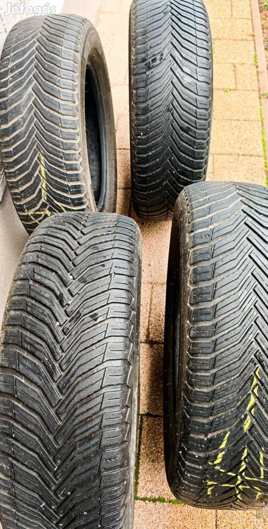 Michelin Crossclimate 2 205/60 R16 92H négyévszakos gumi szett (0423)