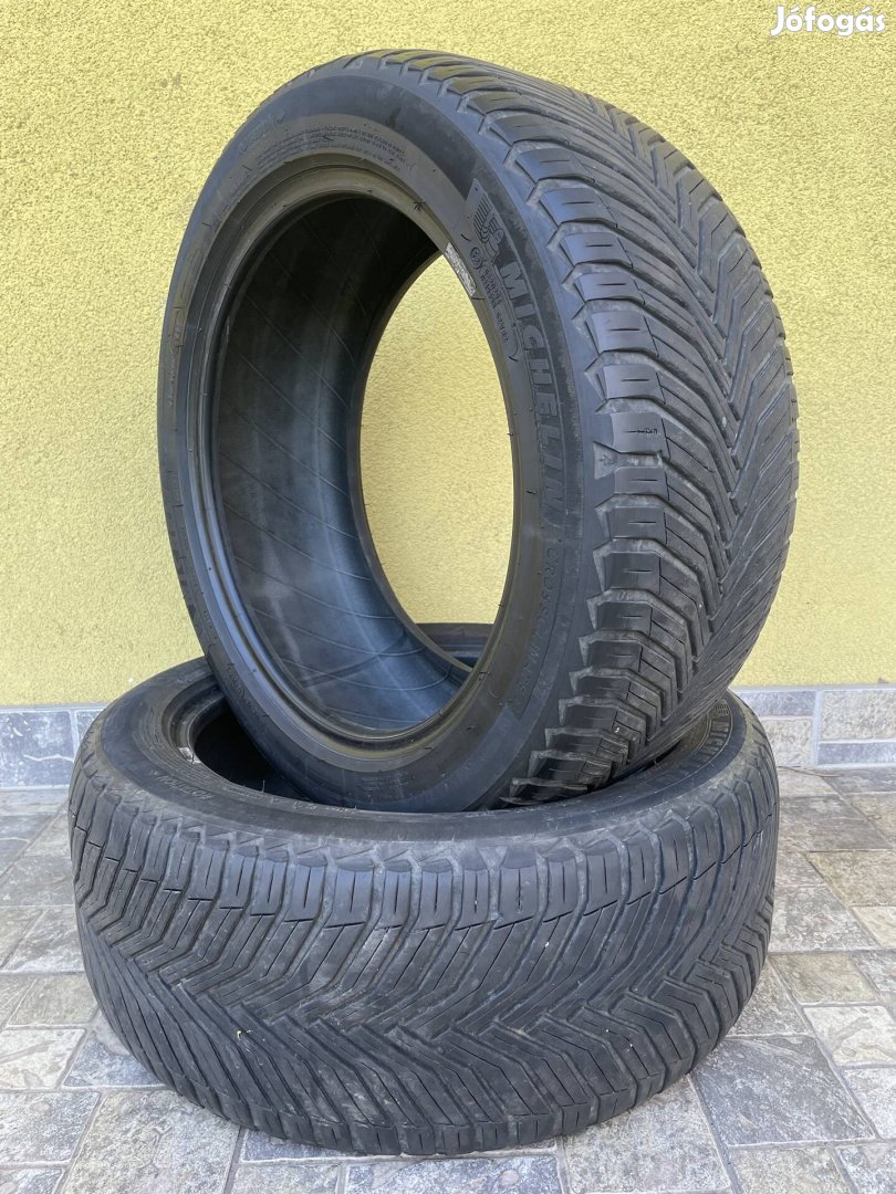 Michelin Crossclimate 2 235/45R17