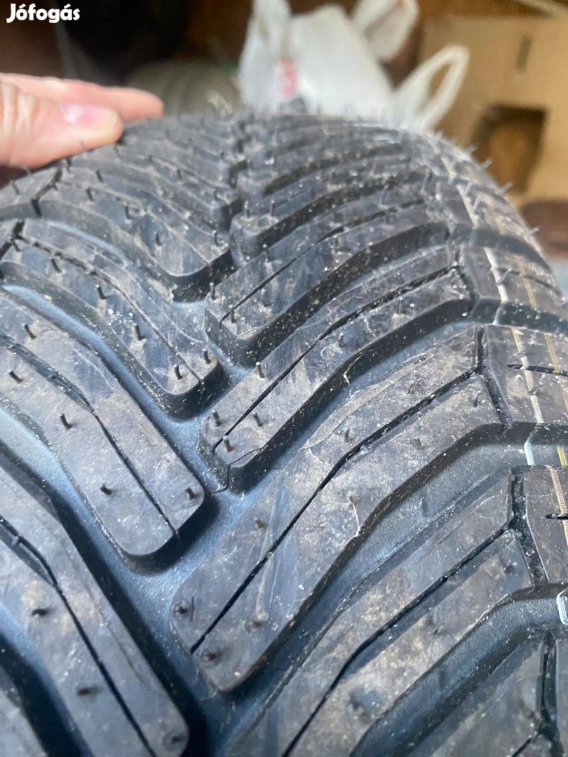 Michelin Crossclimate négyévszakos Új gumi eladó 185/60 R144 !