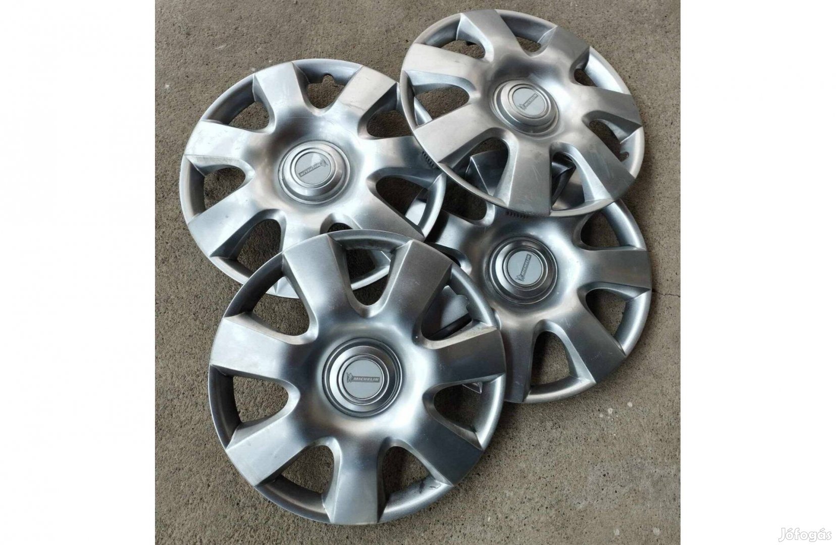 Michelin KT-944 dísztárcsák 14 col szett/4 db ezüst