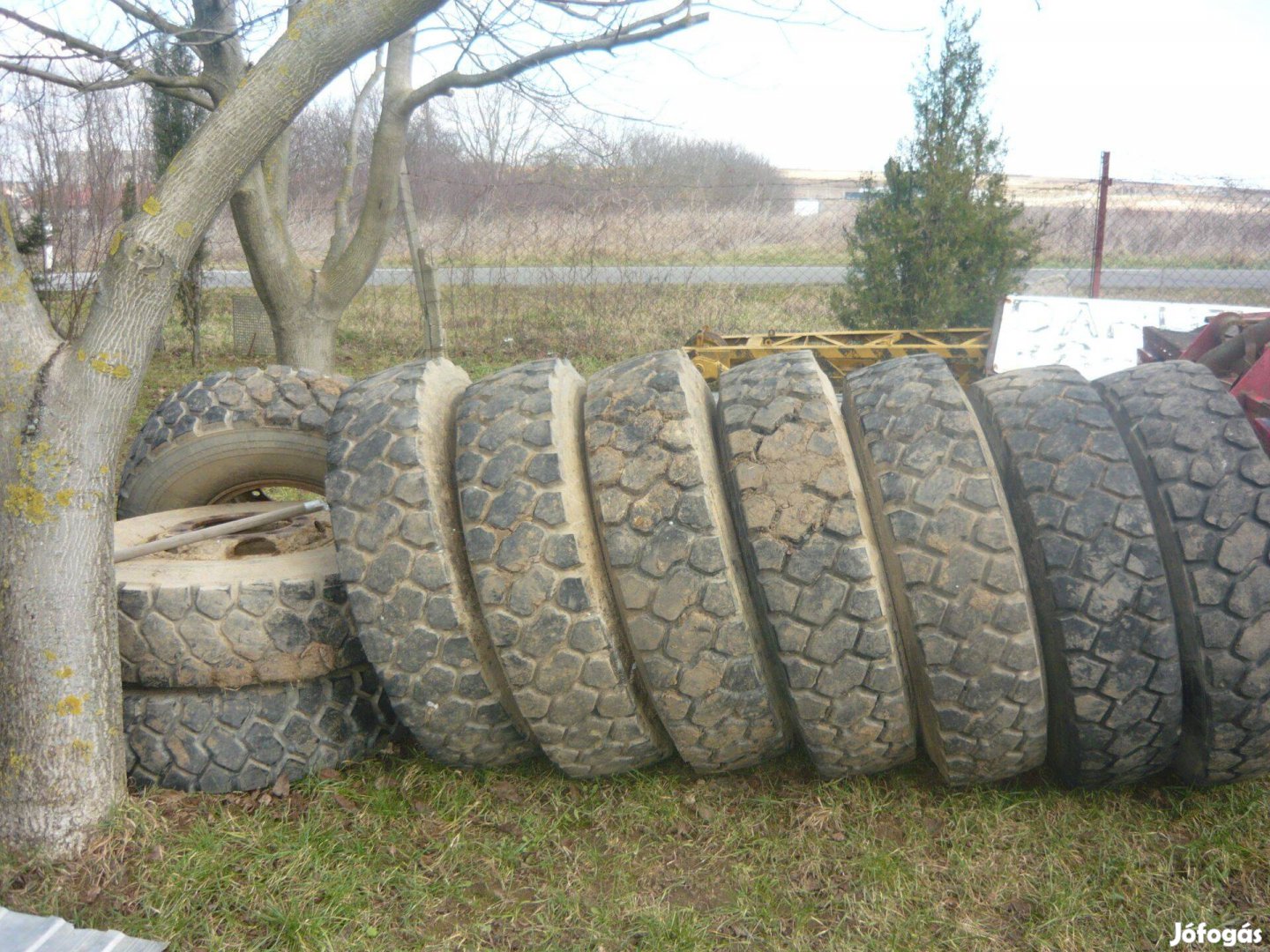 Michelin Nagy Teherbírású Terepmintás Kerekek 10 Lyukú Szabványos