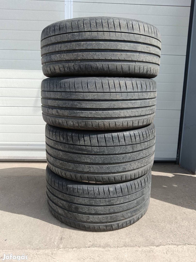 Michelin Pilot Sport 285/40R22 325/35R22