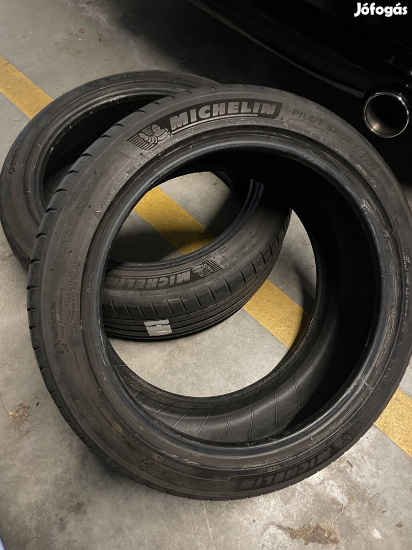 Michelin Pilot Sport 4 235/45 r18