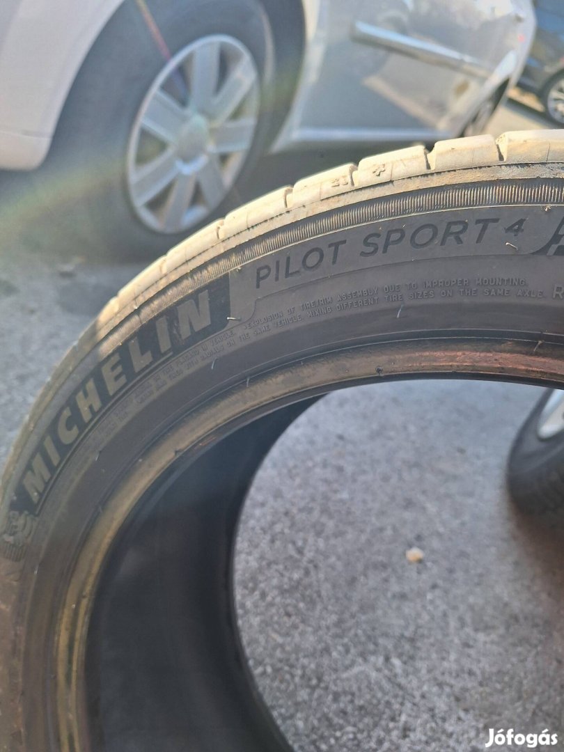 Michelin Pilot Sport 4