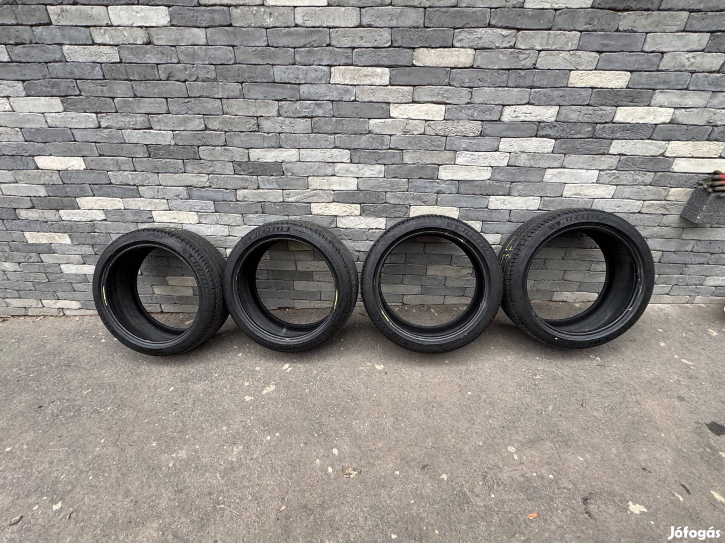 Michelin Primacy 4 235/40 R19 nyári gumi garnitúra