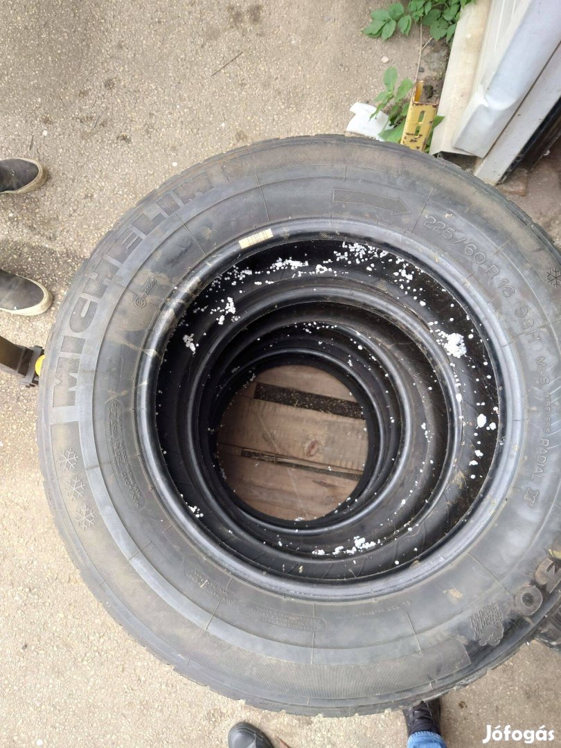 Michelin S330 255 / 60 R16 téli