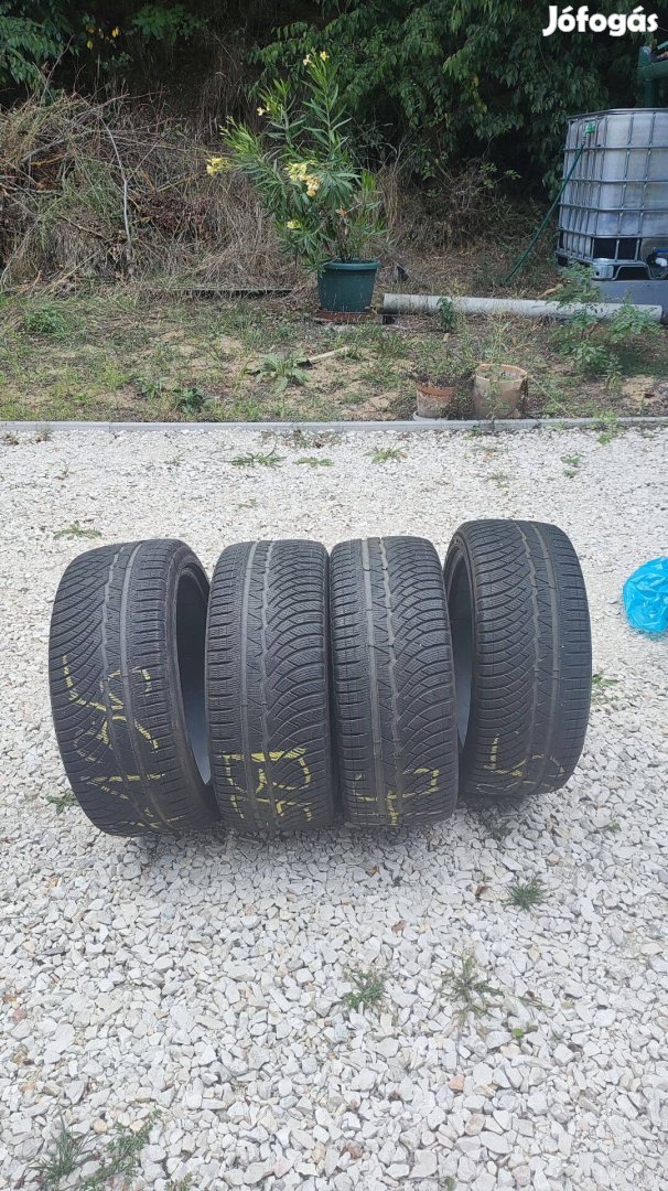 Michelin Téli Gumi 235 40 18