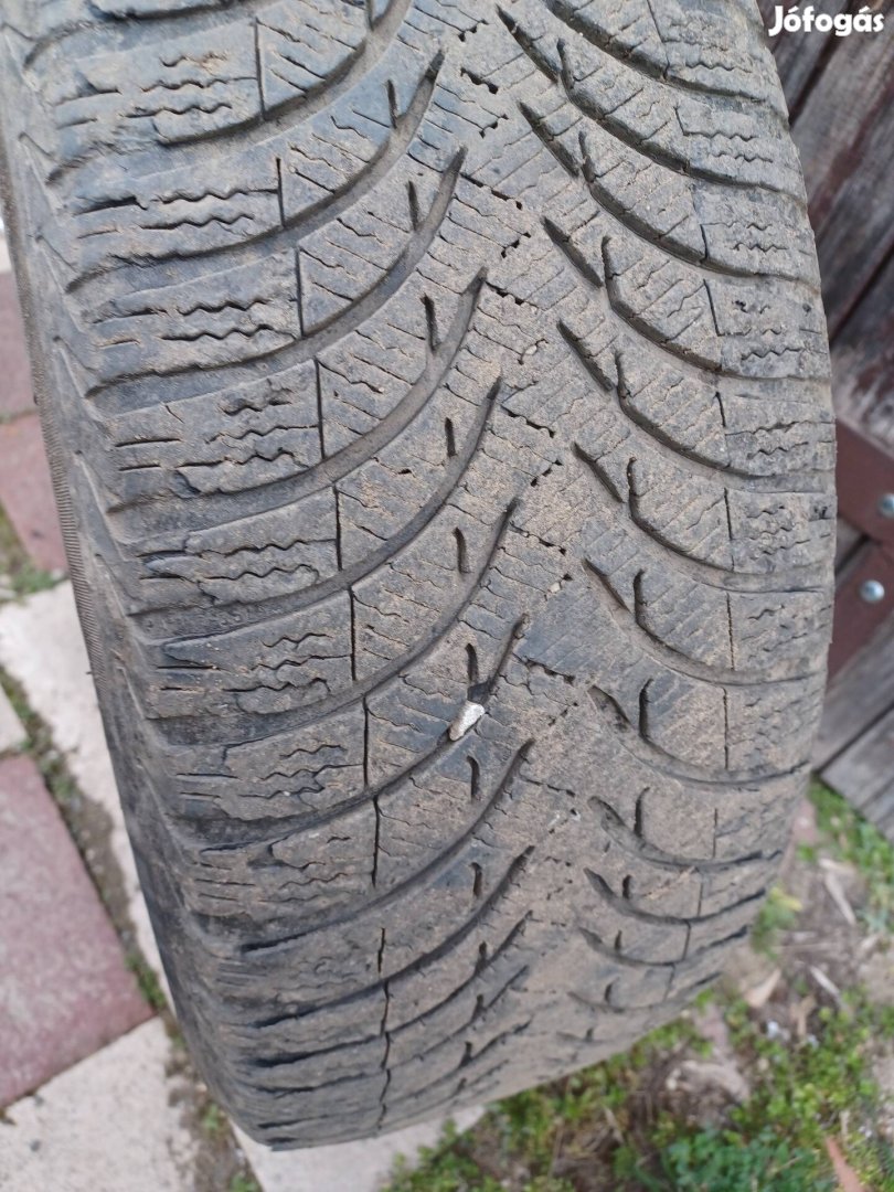 Michelin alpine 205/55 R16 téligumik Toyota felniken 